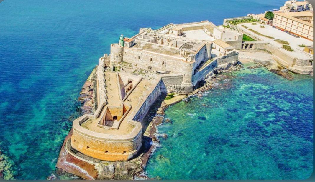 La Casa Di Tina Vila Canicattini Bagni Exterior foto