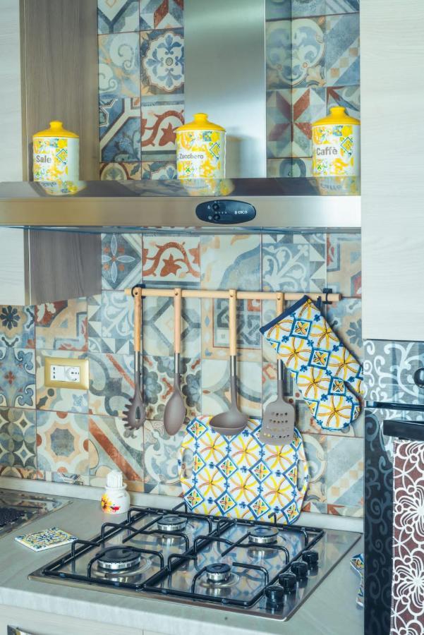La Casa Di Tina Vila Canicattini Bagni Exterior foto