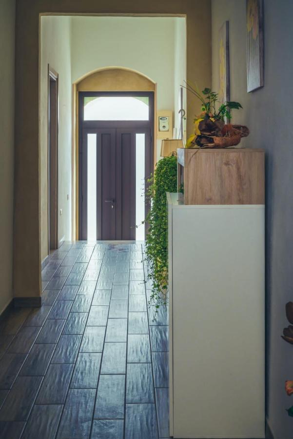 La Casa Di Tina Vila Canicattini Bagni Exterior foto