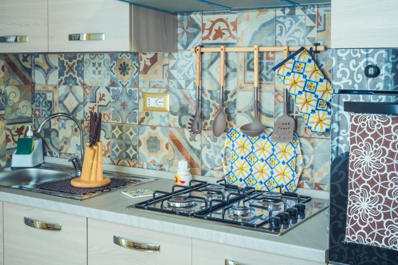La Casa Di Tina Vila Canicattini Bagni Exterior foto