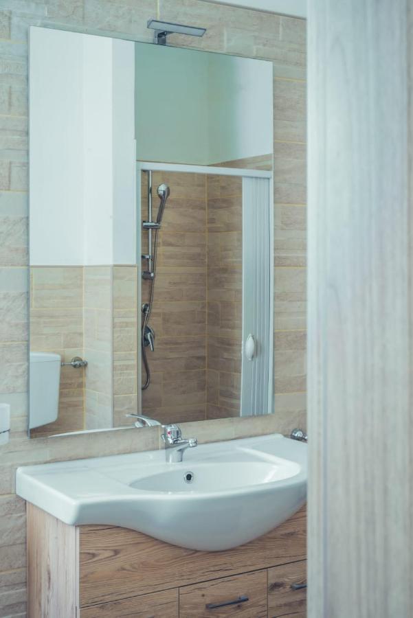 La Casa Di Tina Vila Canicattini Bagni Exterior foto