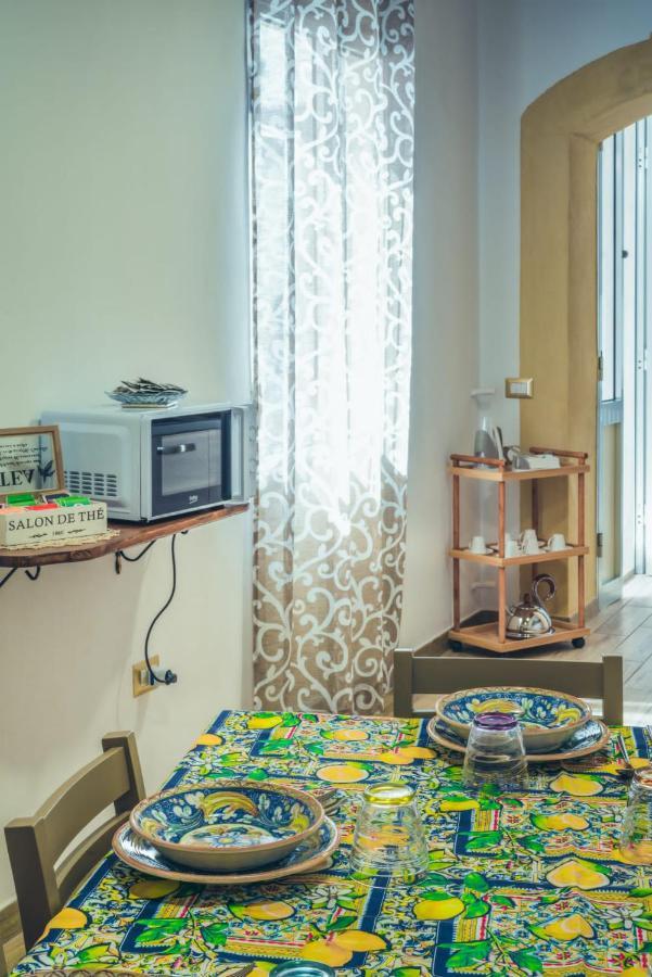 La Casa Di Tina Vila Canicattini Bagni Exterior foto