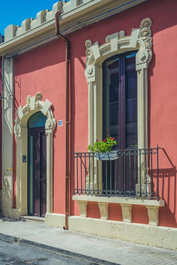 La Casa Di Tina Vila Canicattini Bagni Exterior foto