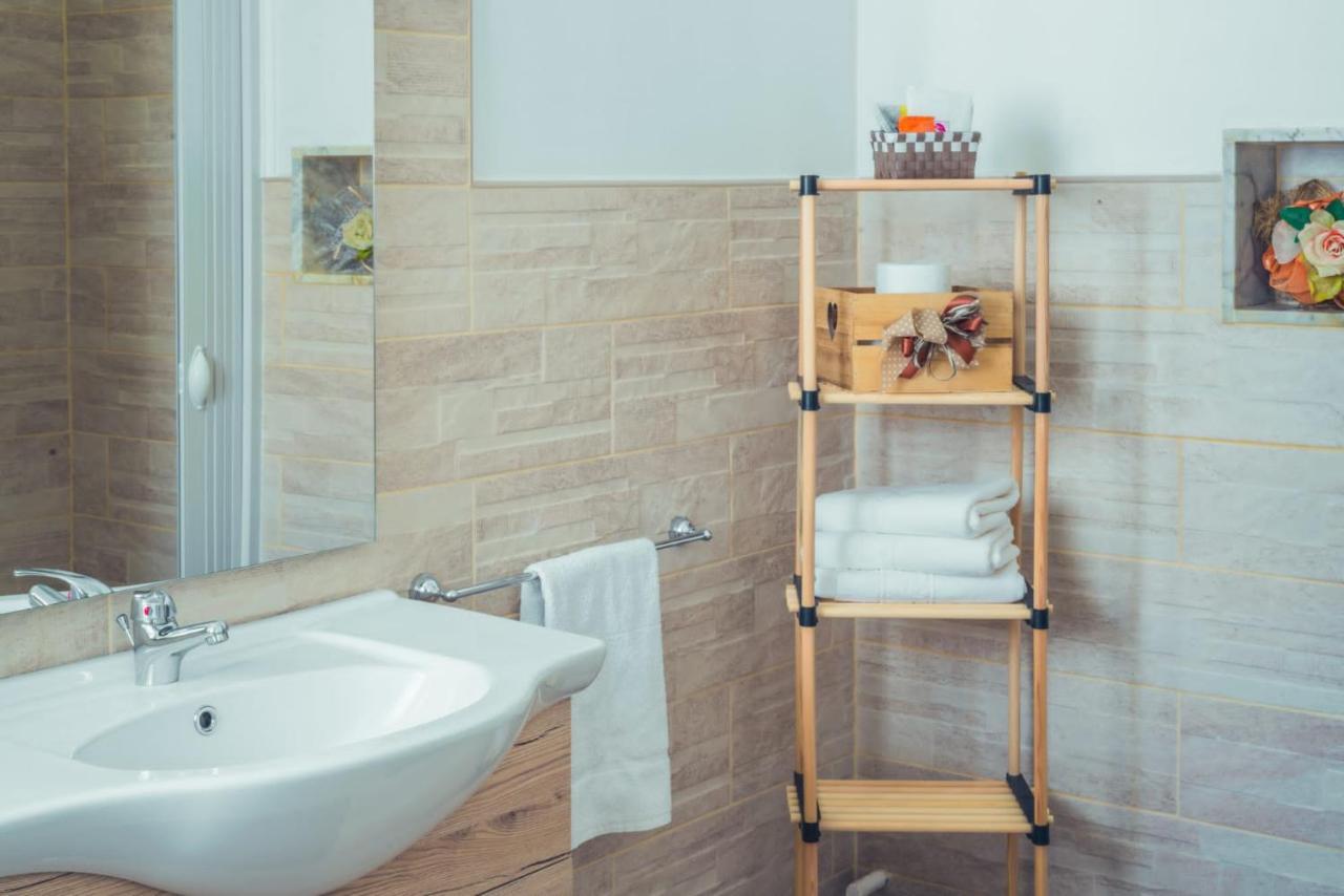 La Casa Di Tina Vila Canicattini Bagni Exterior foto